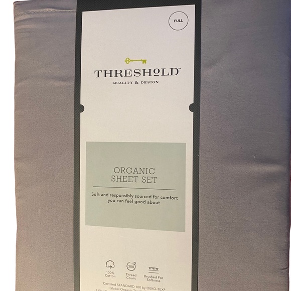 300 Thread Count Organic Cotton Solid Sheet Set - Threshold™ Full - Picture 1 of 3